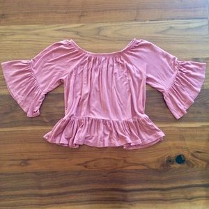 🌸 pink off the shoulder crop top🌸